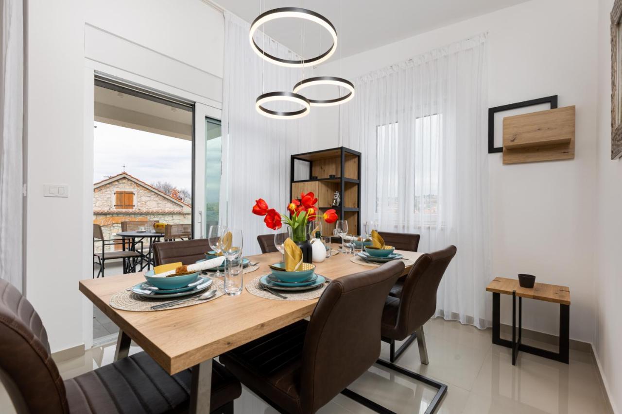 Apartment Muzini Malinska Buitenkant foto