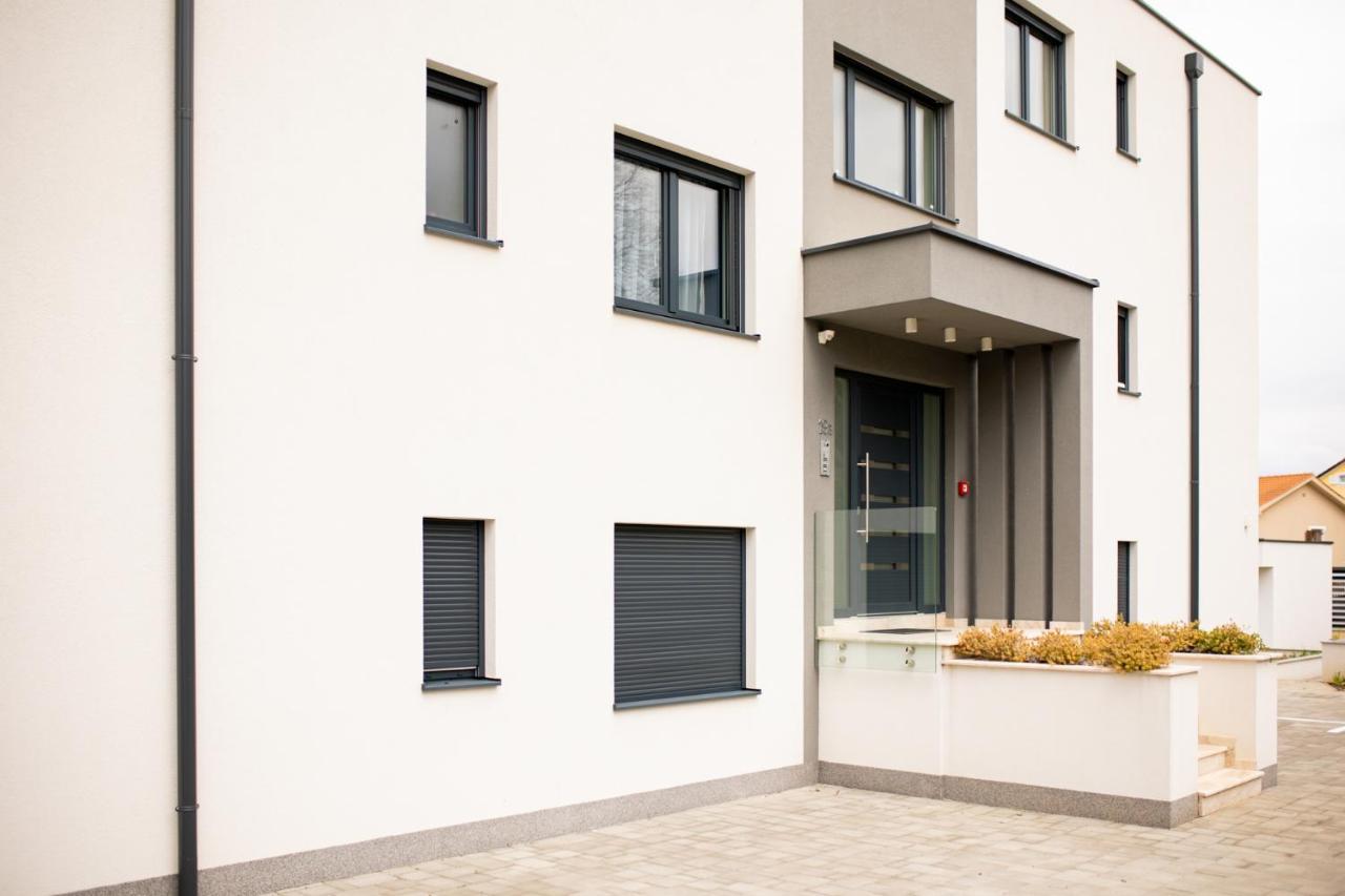 Apartment Muzini Malinska Buitenkant foto